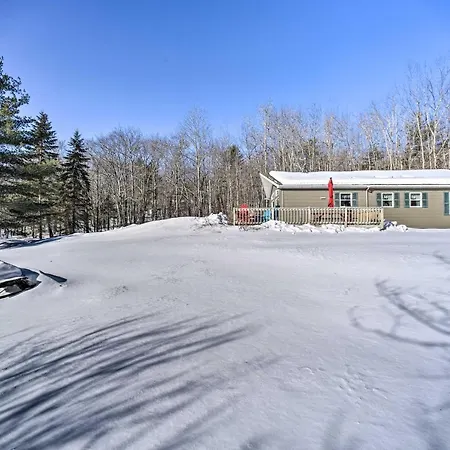 Private 7-Acre Retreat On-Site Pond, Streams Vila